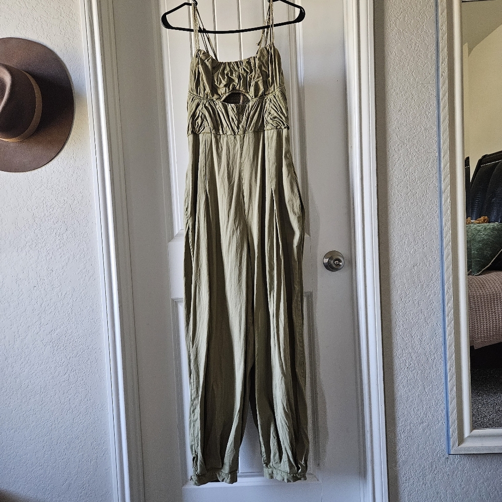Free People Olive Green Smocked Wide Leg Jumpsuit – Size S (SP)